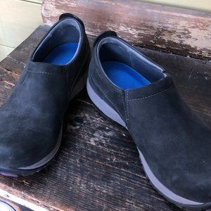 Dansko Patti in Black Nubick Size 36 - Used